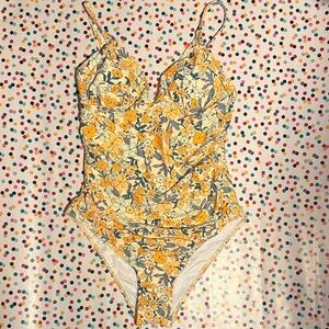 Cupshe Floral Swimsuit - Size M
